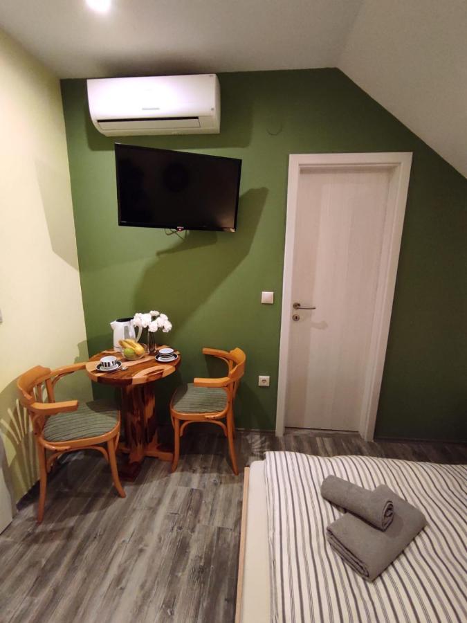 Accommodation "Old Town Dreznik" Rakovica Bagian luar foto