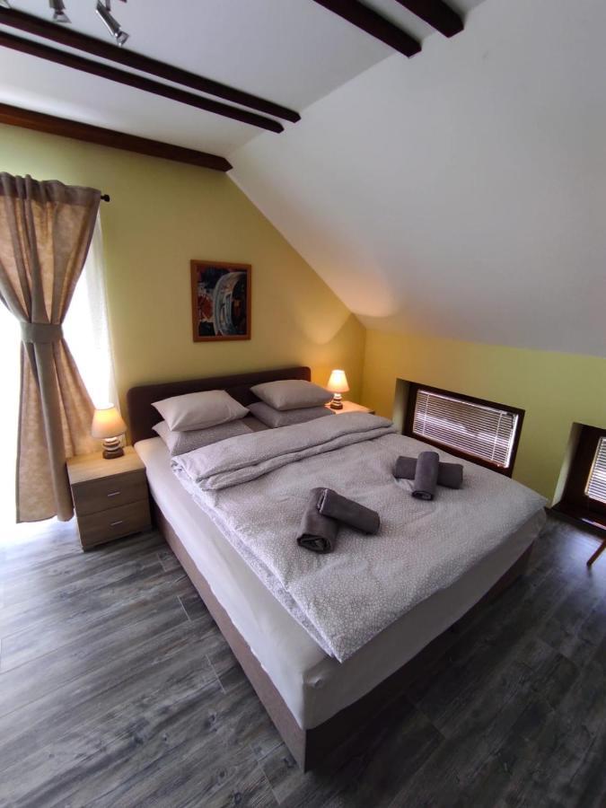 Accommodation "Old Town Dreznik" Rakovica Bagian luar foto