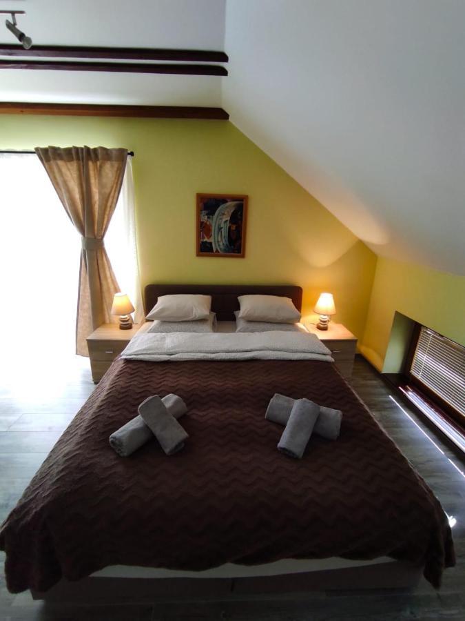 Accommodation "Old Town Dreznik" Rakovica Bagian luar foto
