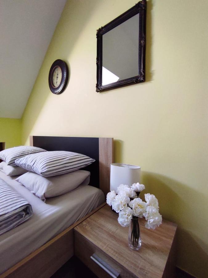 Accommodation "Old Town Dreznik" Rakovica Bagian luar foto