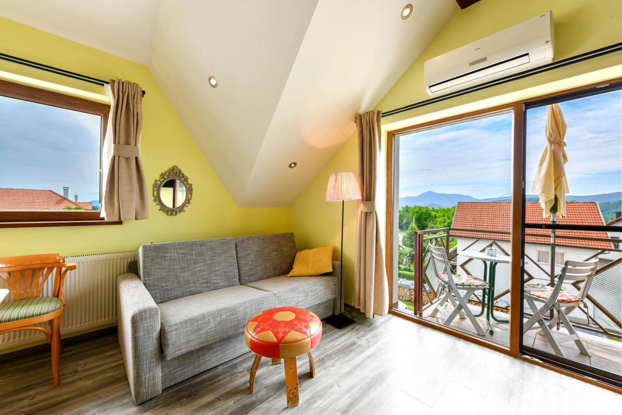 Accommodation "Old Town Dreznik" Rakovica Bagian luar foto